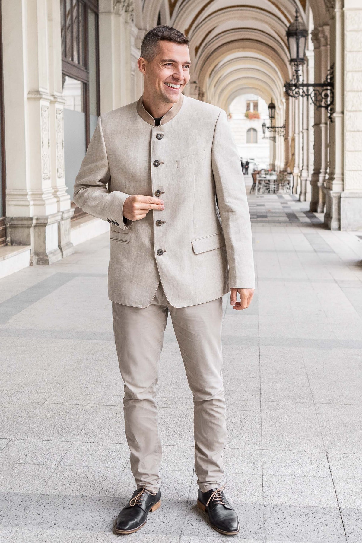 Edward - Classic Austrian Jacket in Beige Linen